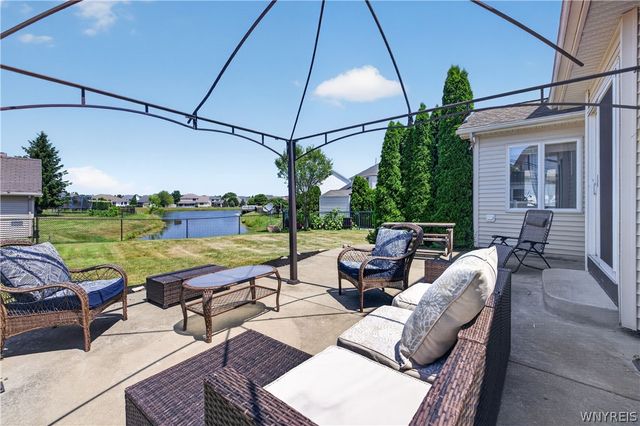 28 Apple Blossom Boulevard, Lancaster, NY 14086