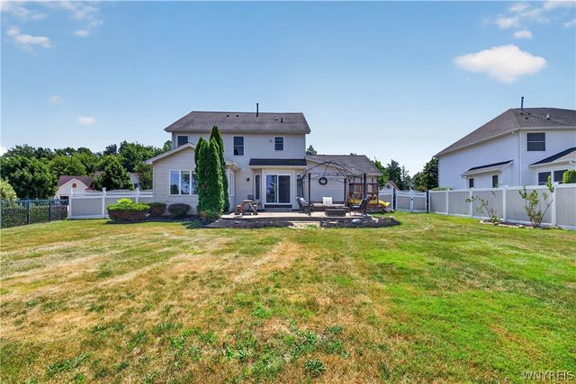 28 Apple Blossom Boulevard, Lancaster, NY 14086
