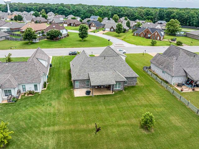 280 BEAU TISDALE DR, Oakland, TN 38060
