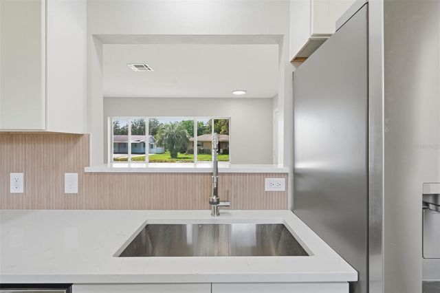 141 SE 33RD AVENUE, Ocala, FL 34471