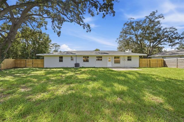 141 SE 33RD AVENUE, Ocala, FL 34471