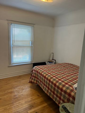 2718 E 78th Street, Chicago, IL 60649