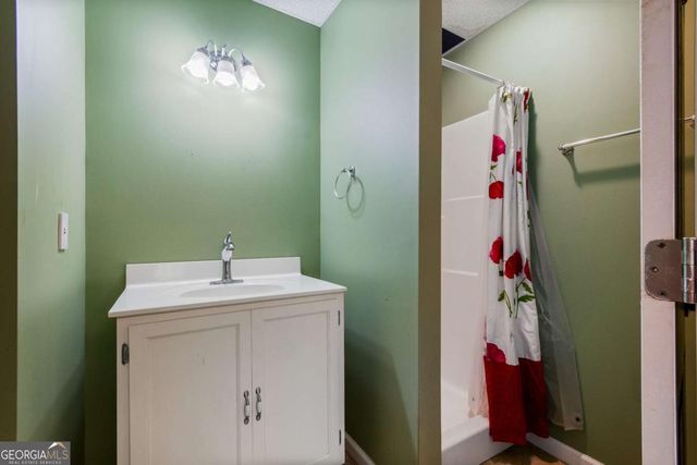 129 Holiday Road 64, Buford, GA 30518