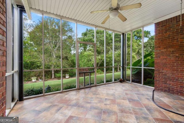 129 Holiday Road 64, Buford, GA 30518