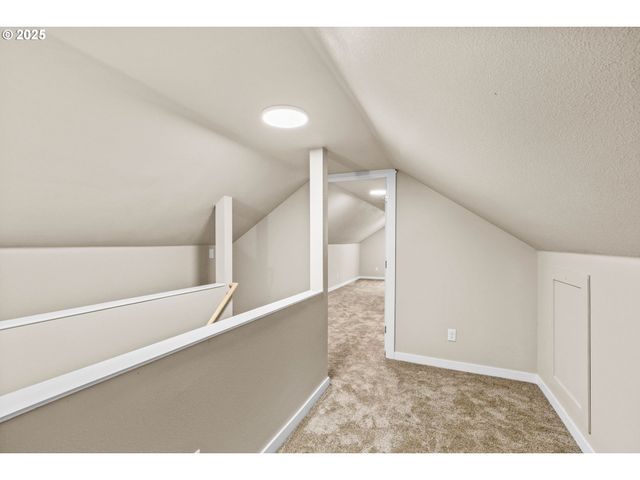 3520 ELMIRA Rd, Eugene, OR 97402