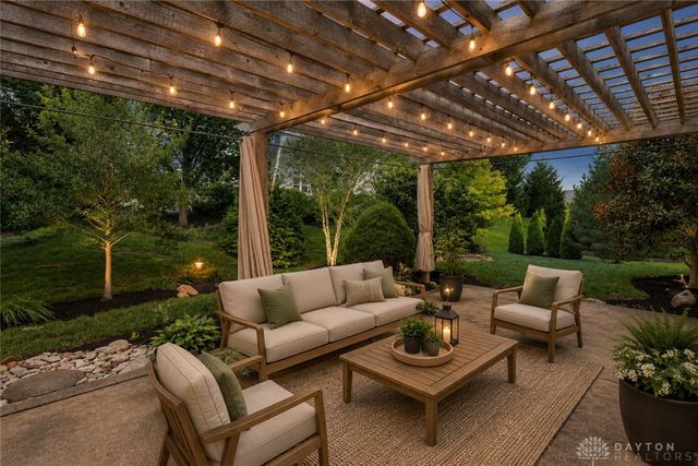 40 Shady Pines Avenue, Springboro, OH 45066