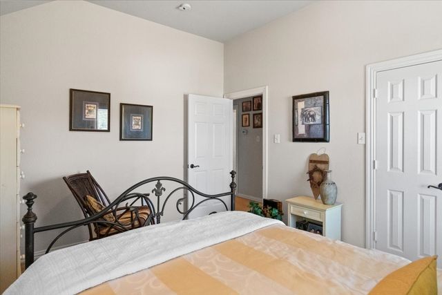 8402 Pecan Creek Drive, Arlington, TX 76001