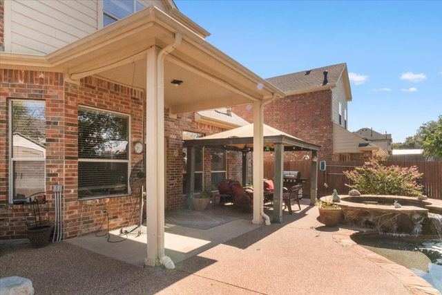 8402 Pecan Creek Drive, Arlington, TX 76001