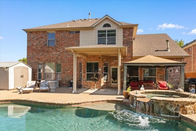 8402 Pecan Creek Drive, Arlington, TX 76001