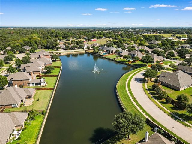 8402 Pecan Creek Drive, Arlington, TX 76001