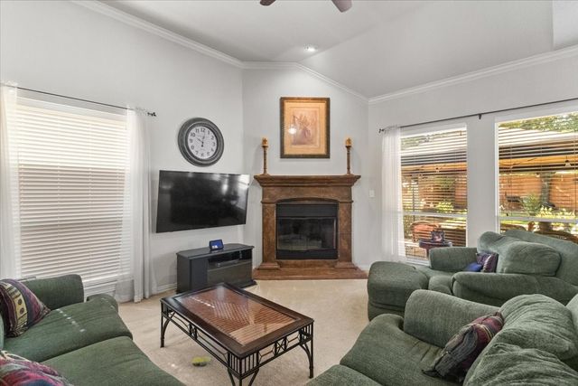 8402 Pecan Creek Drive, Arlington, TX 76001