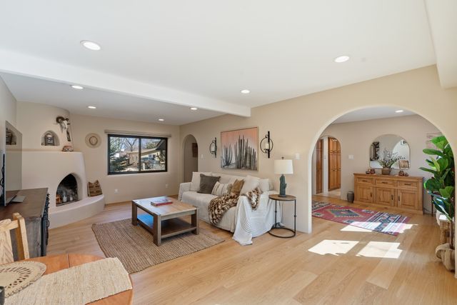 467 Brighton, White Rock, NM 87547