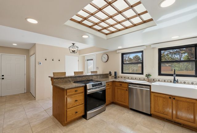 467 Brighton, White Rock, NM 87547