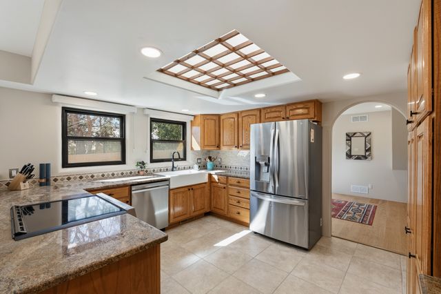 467 Brighton, White Rock, NM 87547