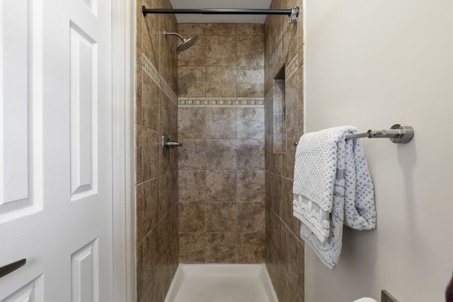 467 Brighton, White Rock, NM 87547