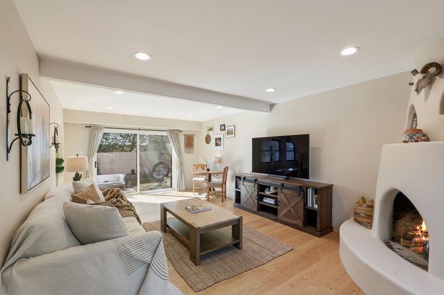 467 Brighton, White Rock, NM 87547