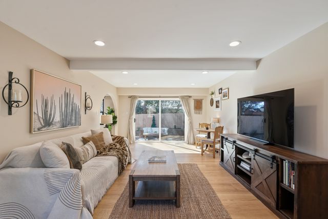 467 Brighton, White Rock, NM 87547