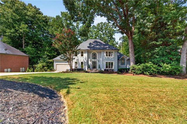 12190 Brookfield Club Drive, Roswell, GA 30075