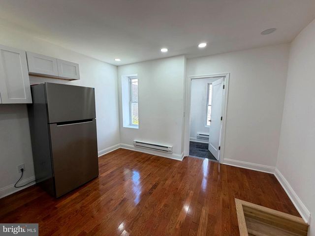 2851 W OAKDALE ST, Philadelphia, PA 19132