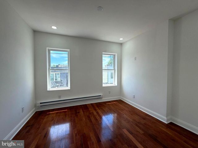 2851 W OAKDALE ST, Philadelphia, PA 19132
