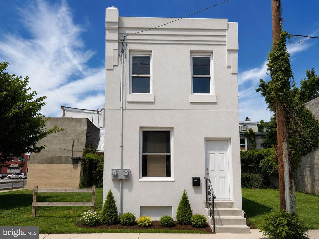 2851 W OAKDALE ST, Philadelphia, PA 19132