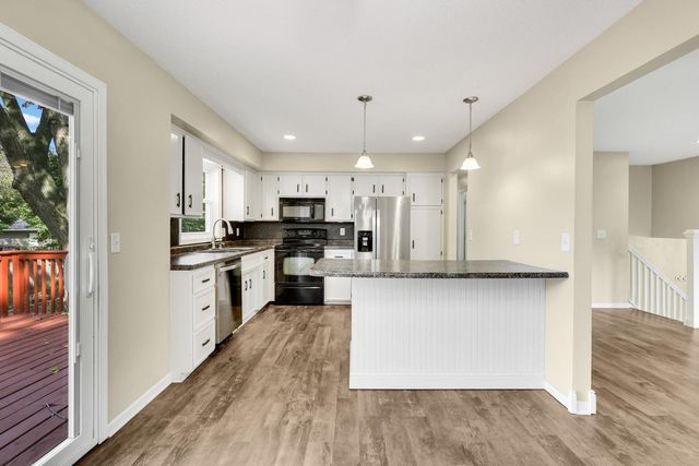 20615 207th Court W, Lakeville, MN 55044