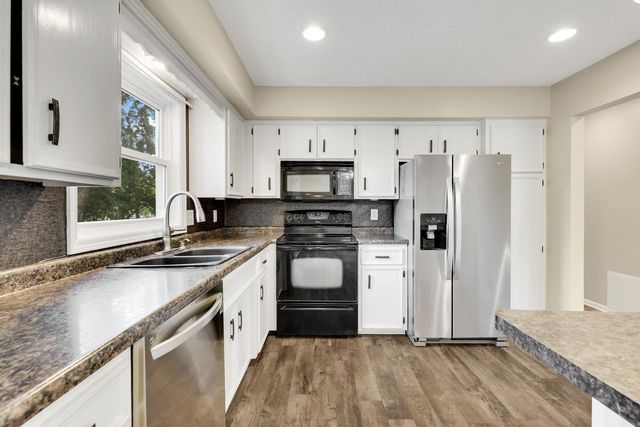 20615 207th Court W, Lakeville, MN 55044