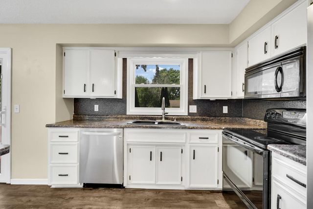 20615 207th Court W, Lakeville, MN 55044