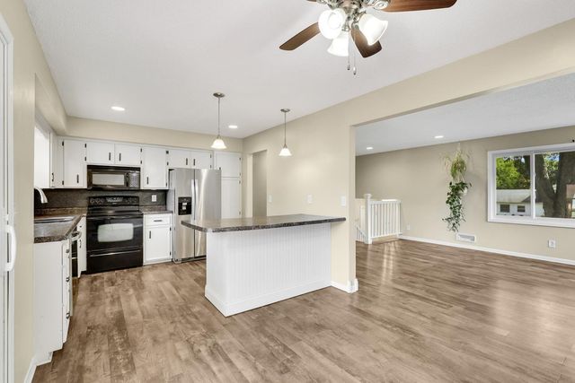 20615 207th Court W, Lakeville, MN 55044