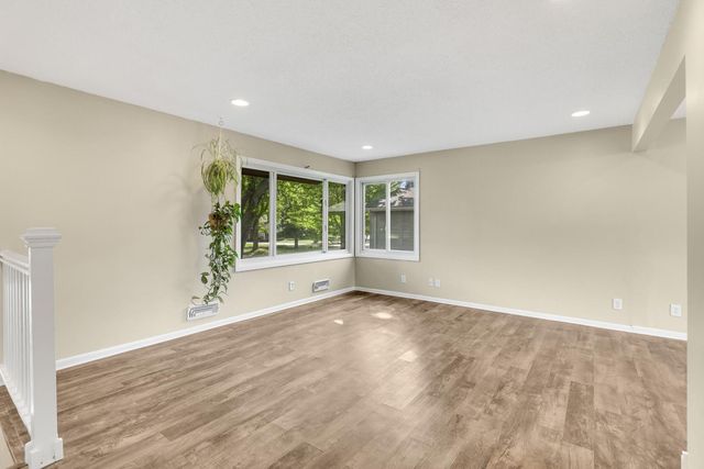 20615 207th Court W, Lakeville, MN 55044
