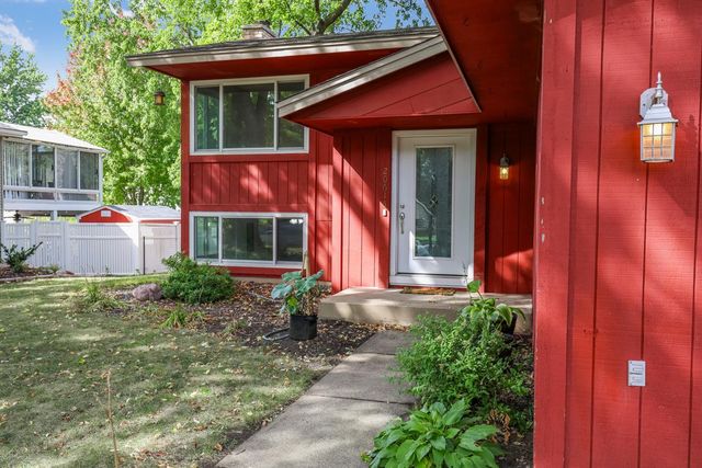 20615 207th Court W, Lakeville, MN 55044
