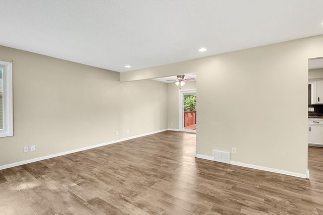 20615 207th Court W, Lakeville, MN 55044