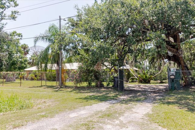 12115 S US HWY 41, Gibsonton, FL 33534