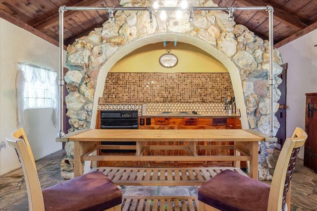 12115 S US HWY 41, Gibsonton, FL 33534