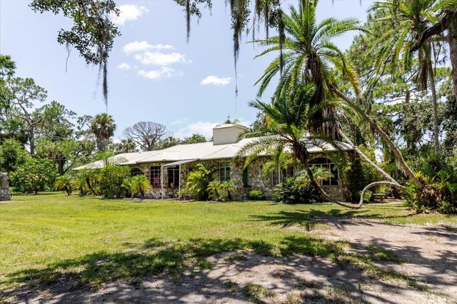 12115 S US HWY 41, Gibsonton, FL 33534