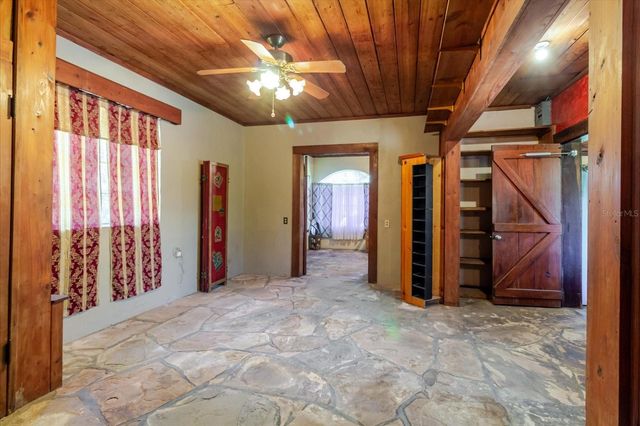 12115 S US HWY 41, Gibsonton, FL 33534