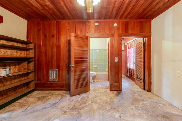 12115 S US HWY 41, Gibsonton, FL 33534