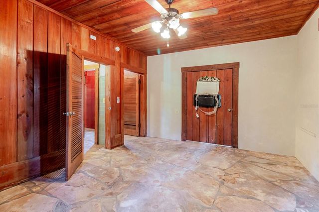 12115 S US HWY 41, Gibsonton, FL 33534