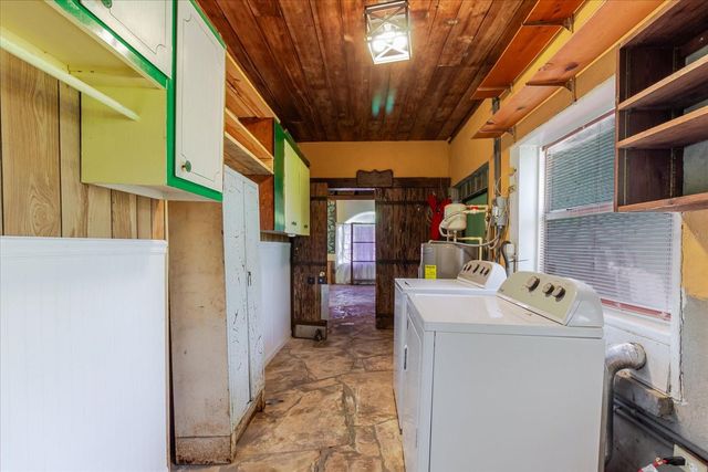 12115 S US HWY 41, Gibsonton, FL 33534