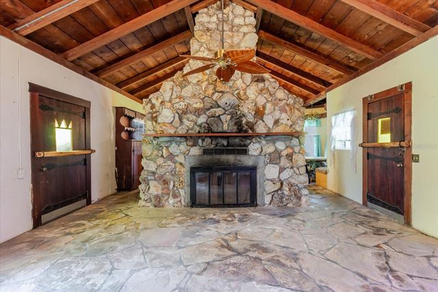 12115 S US HWY 41, Gibsonton, FL 33534