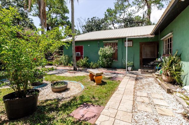 12115 S US HWY 41, Gibsonton, FL 33534