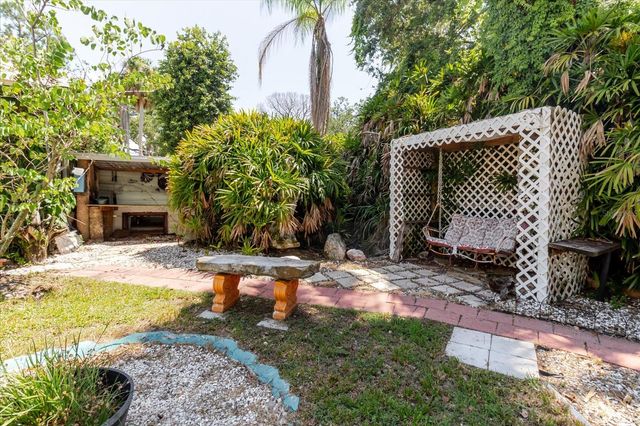 12115 S US HWY 41, Gibsonton, FL 33534