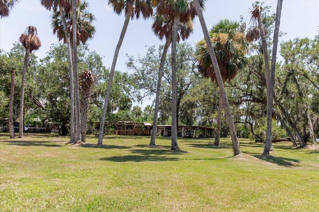 12115 S US HWY 41, Gibsonton, FL 33534