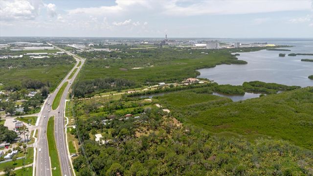 12115 S US HWY 41, Gibsonton, FL 33534