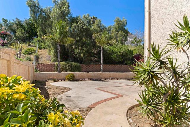 512 Avenida Blanco, San Marcos, CA 92069