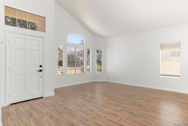 512 Avenida Blanco, San Marcos, CA 92069