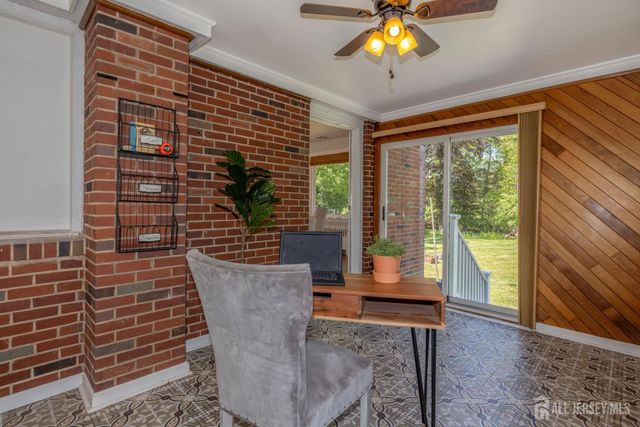 14 Meadowbrook Lane, Piscataway, NJ 08854