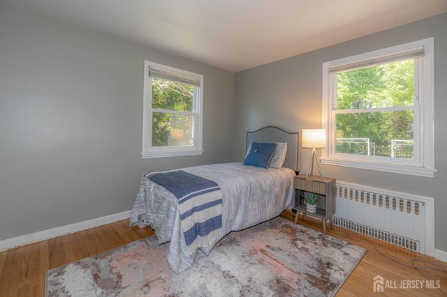 14 Meadowbrook Lane, Piscataway, NJ 08854