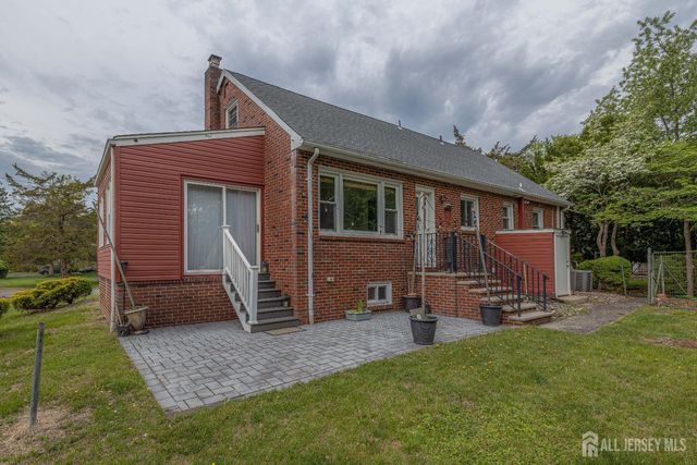 14 Meadowbrook Lane, Piscataway, NJ 08854