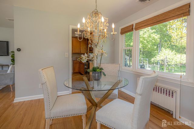 14 Meadowbrook Lane, Piscataway, NJ 08854